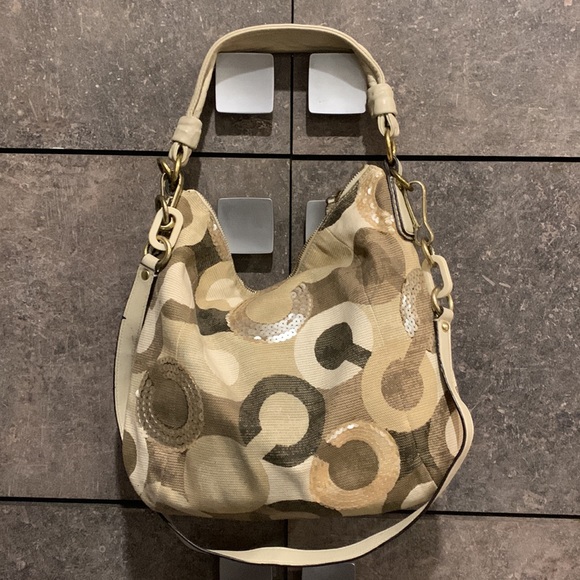 Authentic Coach sequinned hobo in mint condition. - Picture 5 of 8